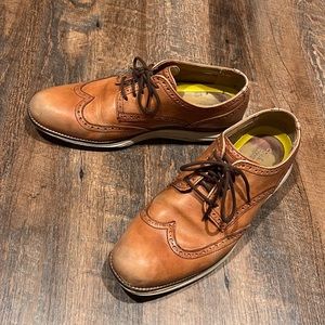 Cole Haan Men’s 9 ØriginalGrand Wingtip Oxford- Woodbury/Ivory